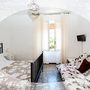 chez-giovanna-via-roma.hotelitalianriviera.com/