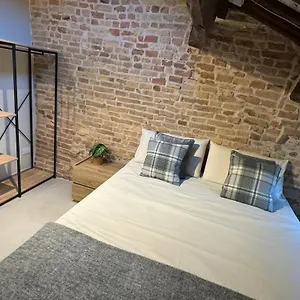 noua-luxury-studio-apartments.emilia-romagnahotels.net/